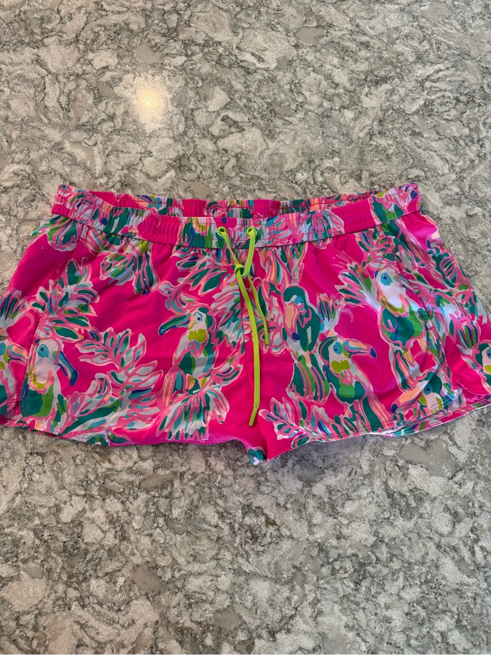 Lilly Pulitzer dry fit short Sz XL